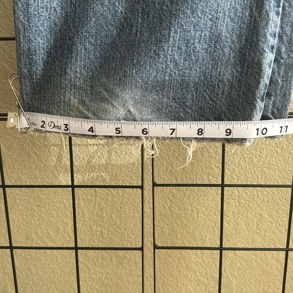 Lucky Brand distressed jeans - Picture 4 of 12